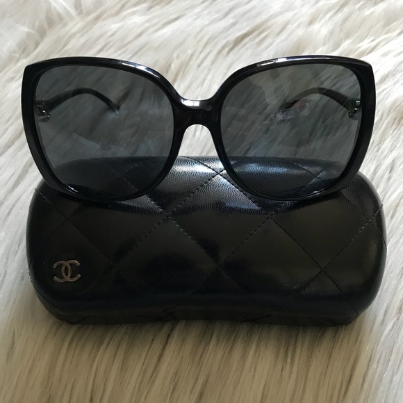 CHANEL Accessories - CHANEL Oversized Sunglasses 5216